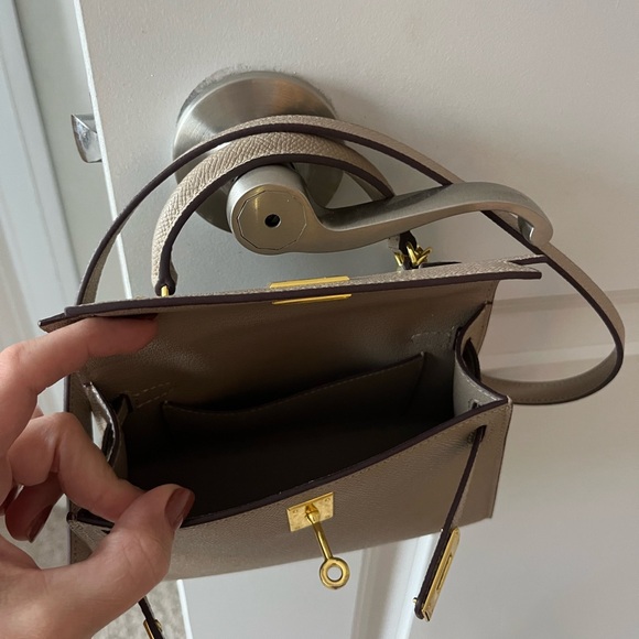 Hermes Kelly Style Elegant Tan Leather Handbag - Picture 9 of 10